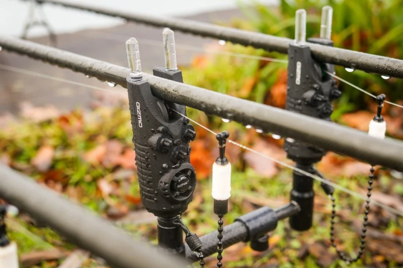 Sonik Gizmo 3+1 Bite Alarm + Bivvy Light Set 4 Sonik Gizmo 3+1 Bite Alarm + Bivvy Light Set - Afbeelding 2