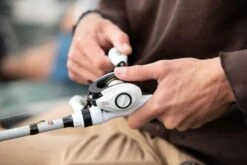 Abu Garcia MAX4 PRO Low Profile Reel -Sportvisserserdenhaag Winkel abu low profile reel max pro lp lifestyle 2021 001